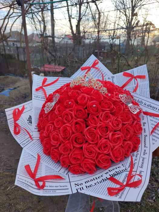 Buchet trandafiri roșii cu sclipici!
