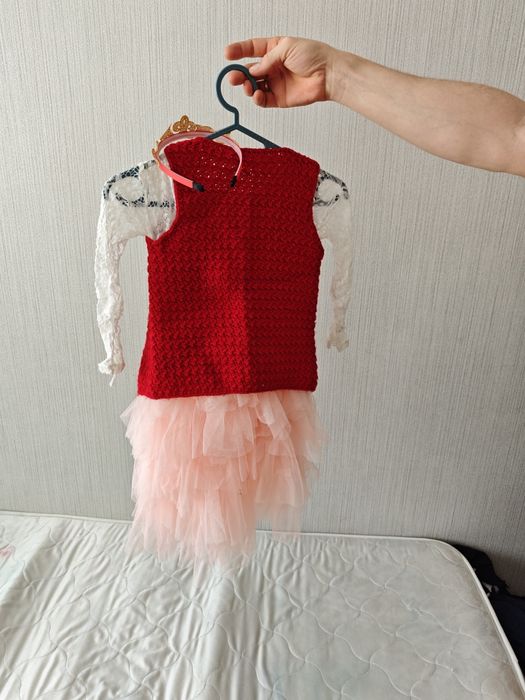 Платье с жилеткой и ободком