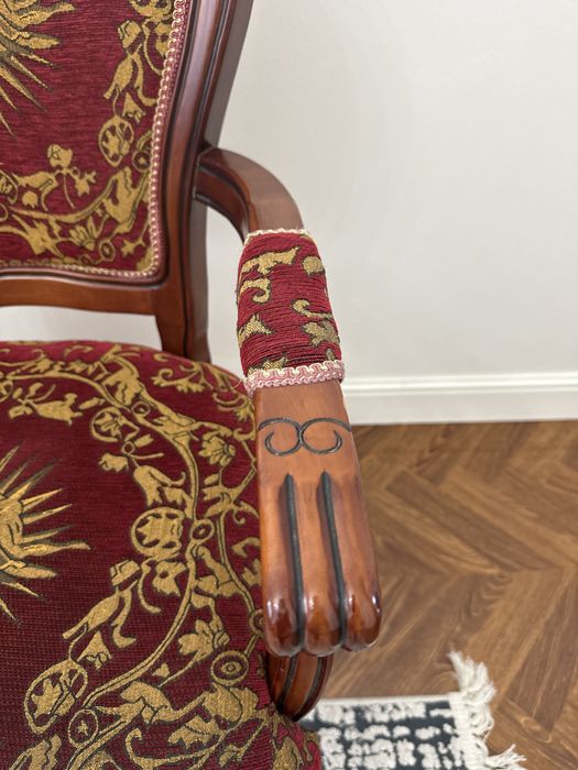 Кресло из массива