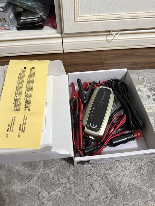 Продаю оригинальное заводское зарядное устройство для  Merсedes