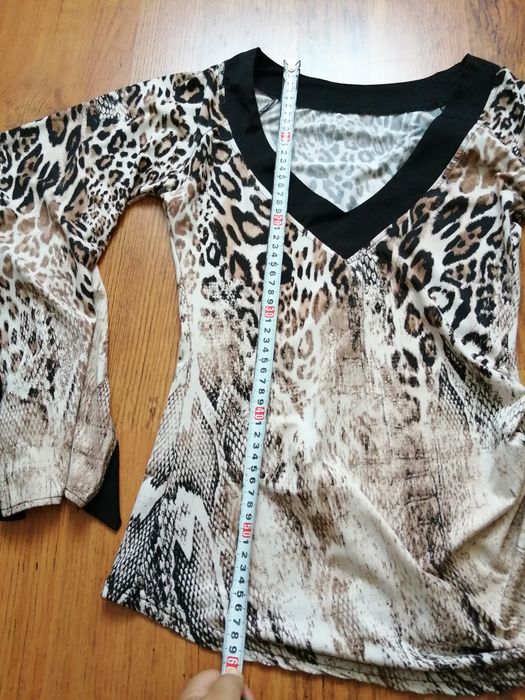 Дамска блуза с ефектни ръкави