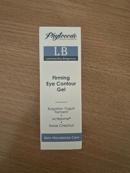 Продавам околоочен гел на Phytocode