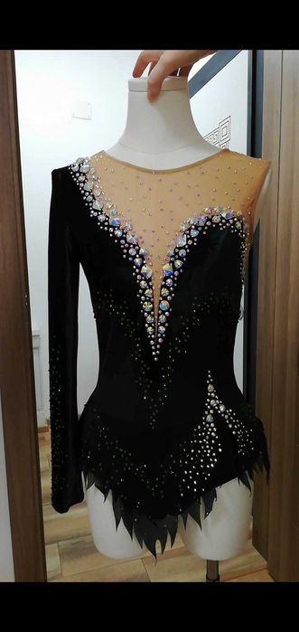 Трико ново за художествена гимнастика/танци/модерен балет/акробатика.