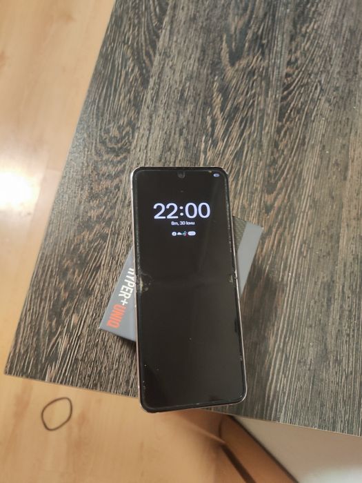 Продавам Samsung galaxy z flip5 512 гигабайта в отлично състояние