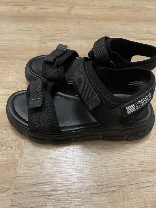 Продам женские сандали