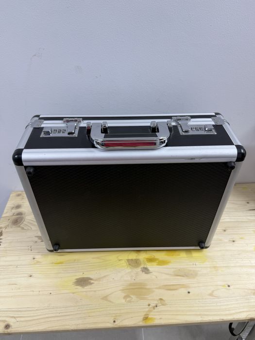 Replica airsoft pistol Beretta M9 plus geanta aluminiu Strike Systems