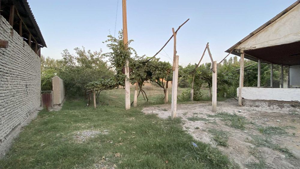 16 sotixli katta hovli, Rishton Avazboyda sotuvda! Narxini Kelishamiz.