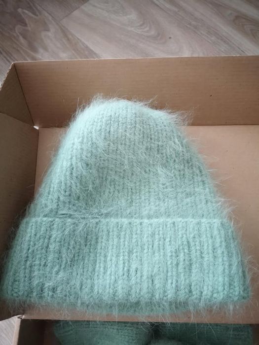 Продам комплект - шапка снуд варежки