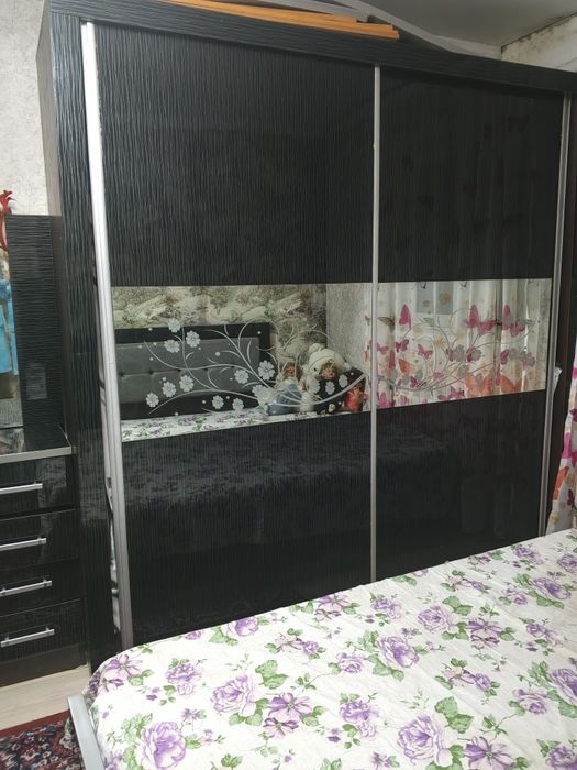 Продам шкаф с кроватью и с космодром б/у