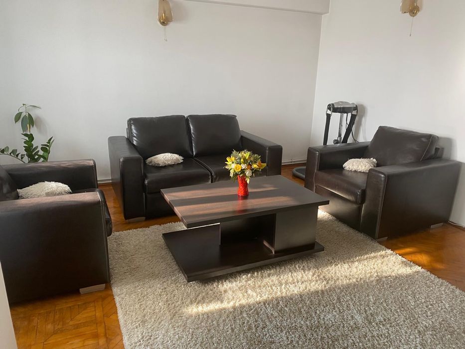 Set living canapea, 2 fotolii si masa