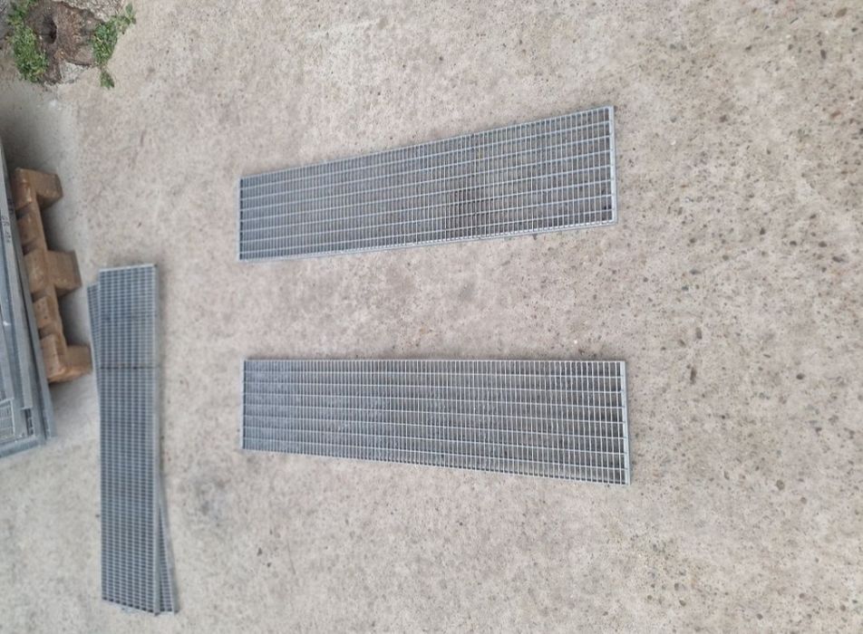 Trepte zincate galvanizate