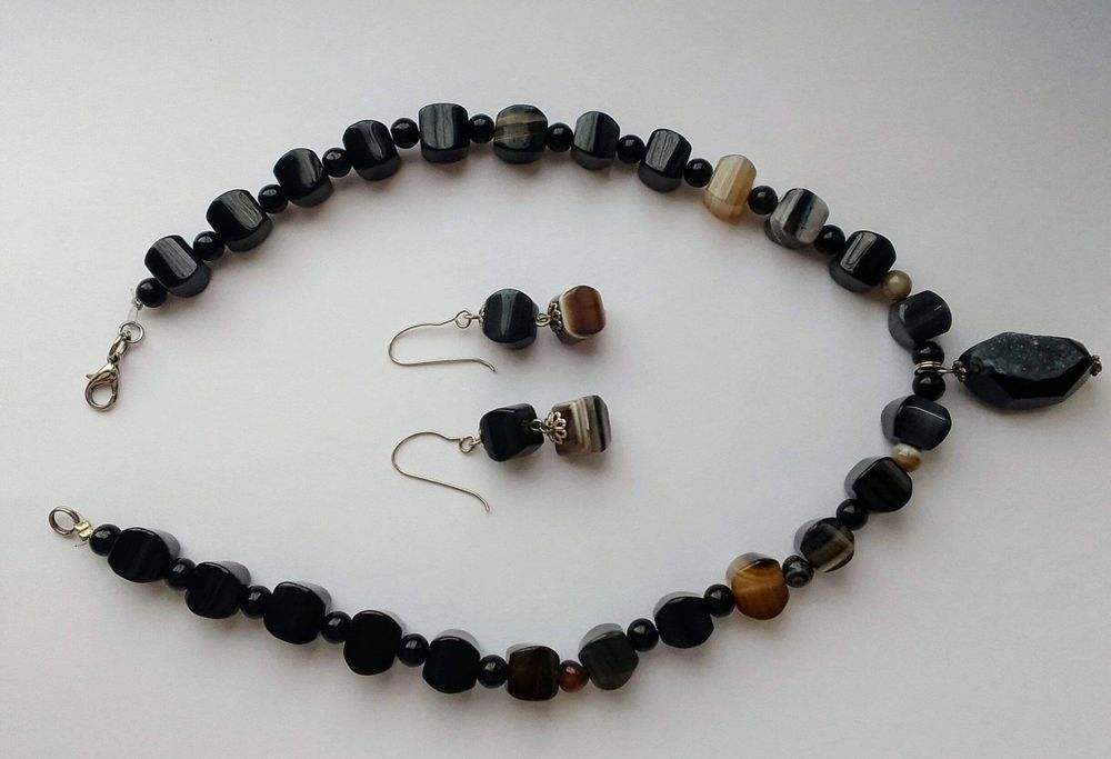 Колье бусы змеевик уральский лазурит