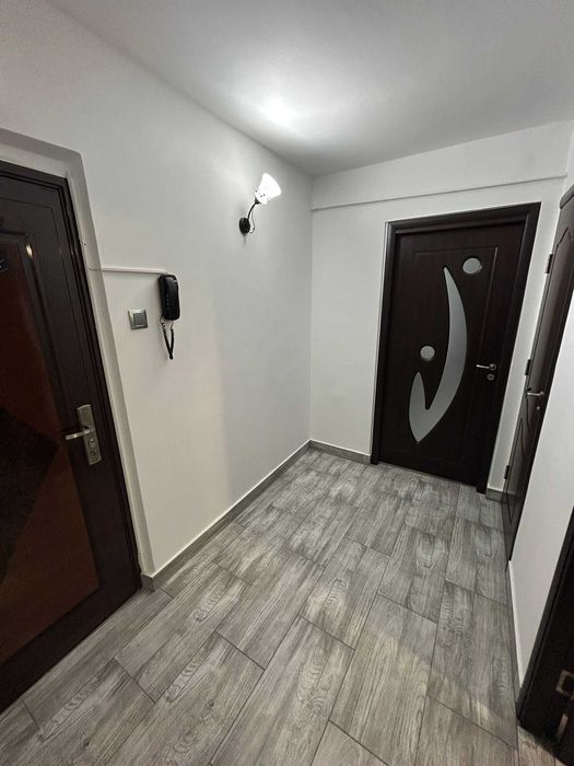 Persoana Fizica Inchiriez Ap 2 camere Podul Ros 420Euro - More