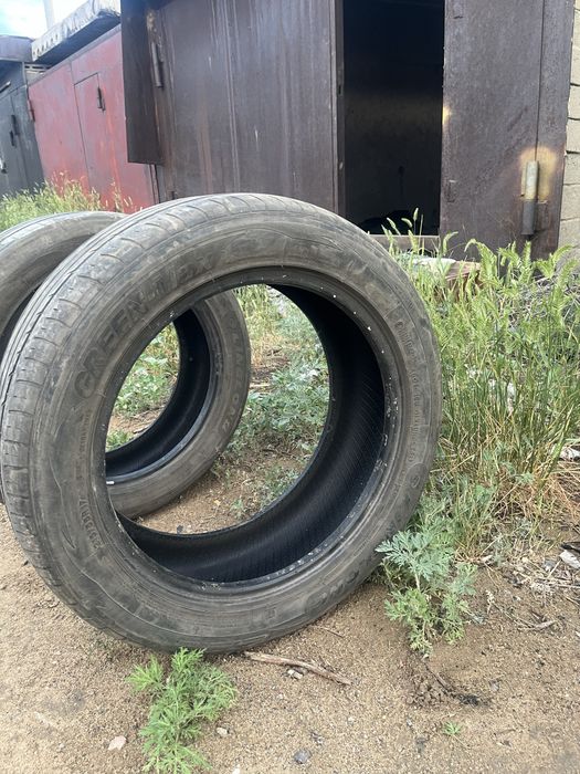 Продам пару шин 215 55 r17