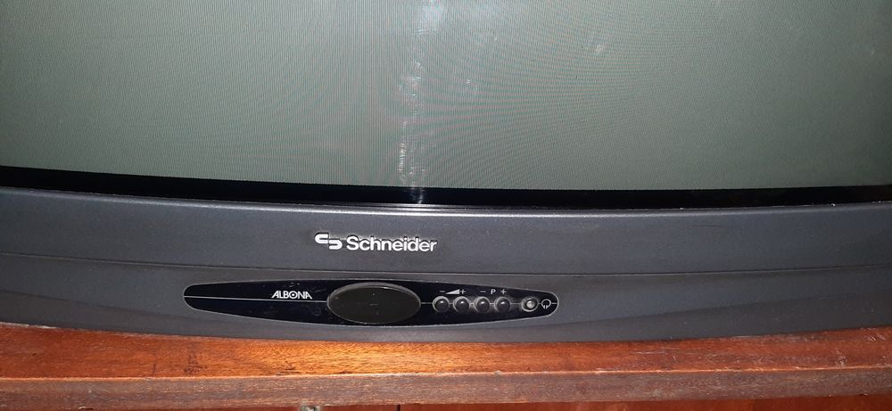 Телевизор -Schneider-37"