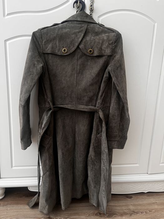 плащ цвета хаки