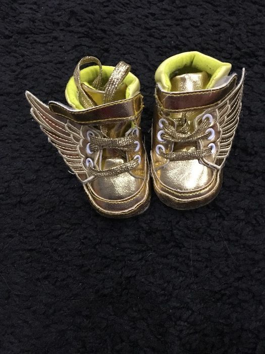 Nike Adidas буйки