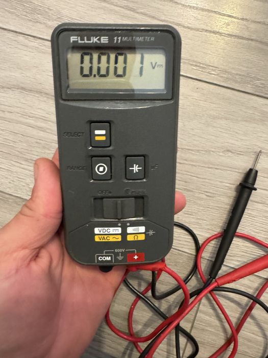 Aparat de masura Fluke 11