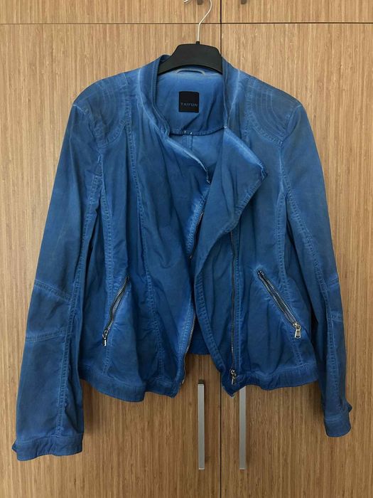 Дамски дрехи,горнища,блузи