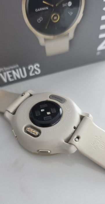 Garmin Venu 2S – Rose Gold & Light Sand