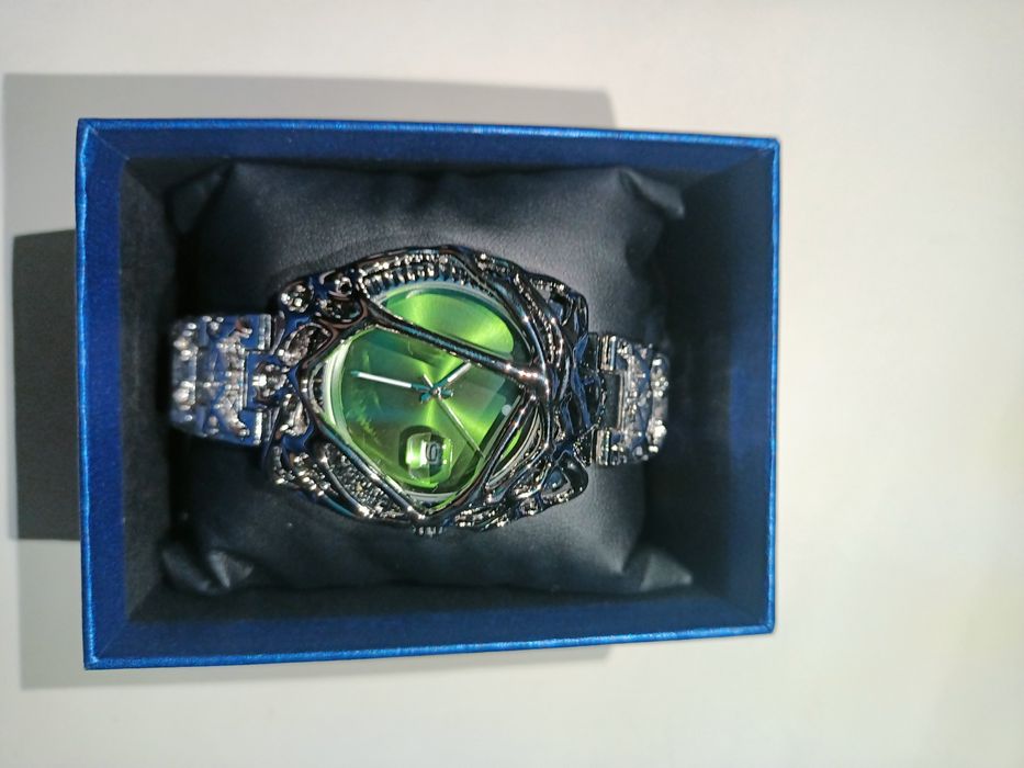 Часы Alabaster's