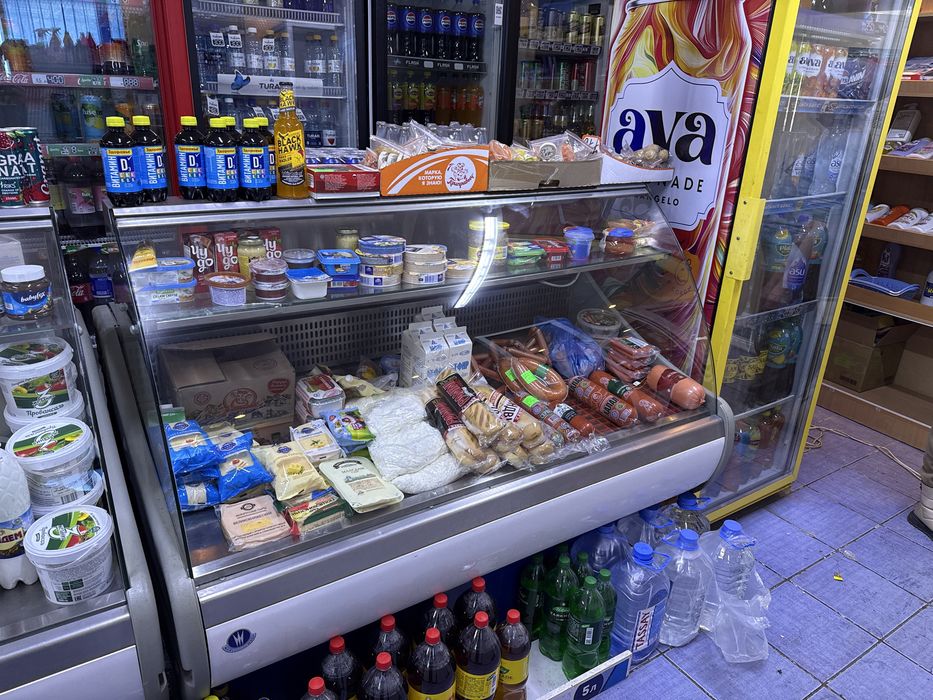 Витриный холодильник