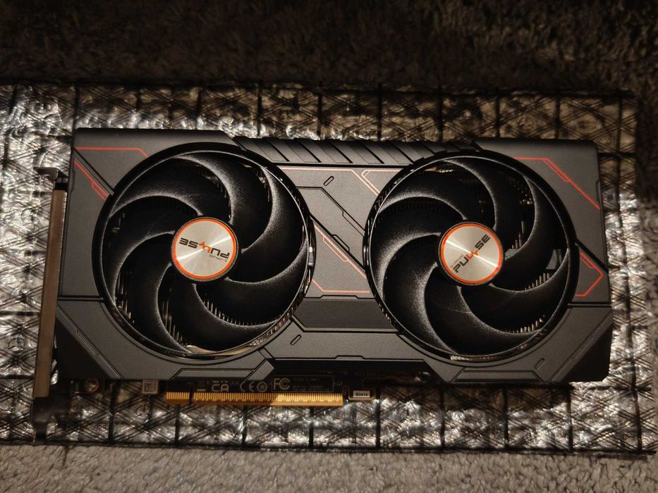Видео Карта SAPPHIRE Radeon RX 9060XT Pulse OC 8GB GDDR6