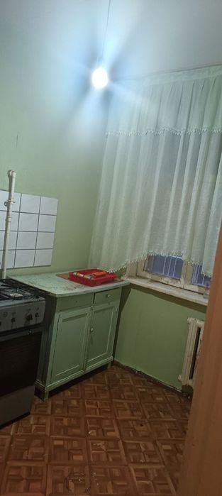 Ал Жасур кафе олдида 2 хоналик квартира оилага ижарага берилади