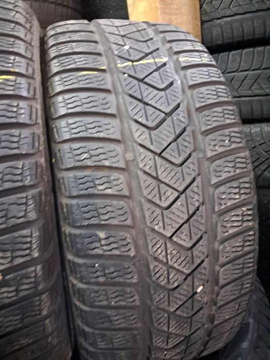 Anvelope second iarna 205 40 R17 Pirelli