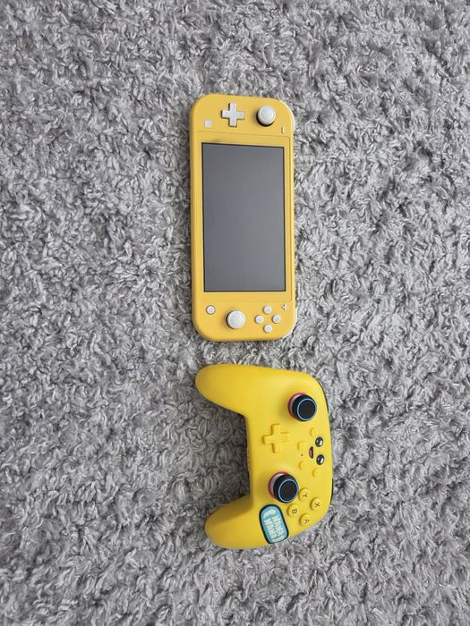 Nintendo Switch Lite Yellow modat-SSD 256GB-stare bună