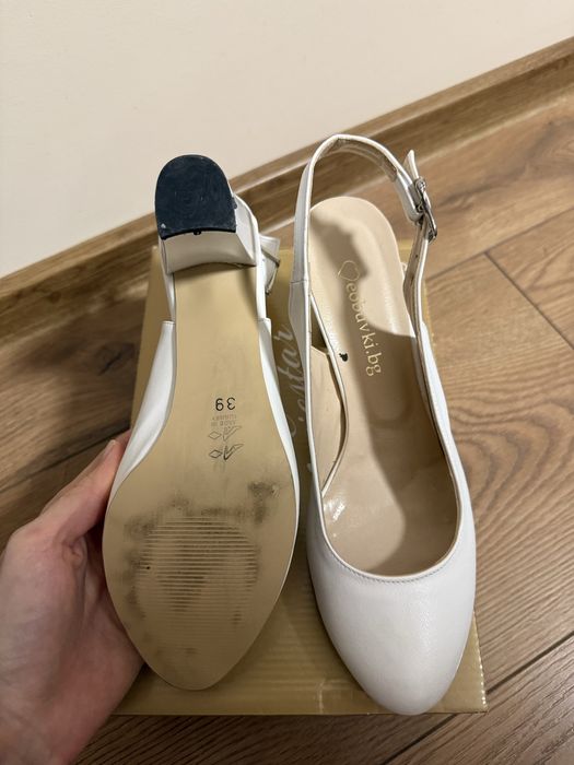 Дамски обувки с ток