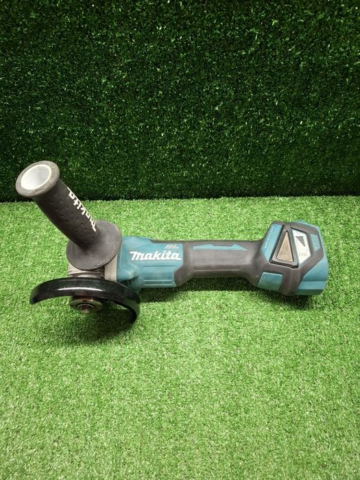 Безчетков шлайф с обороти на Makita DGA511