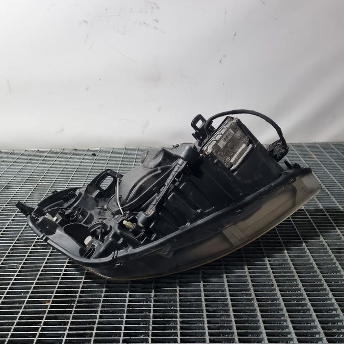 Far Stanga Volvo XC60 2008 - 2013 SUV 4 Usi (1482) Xenon