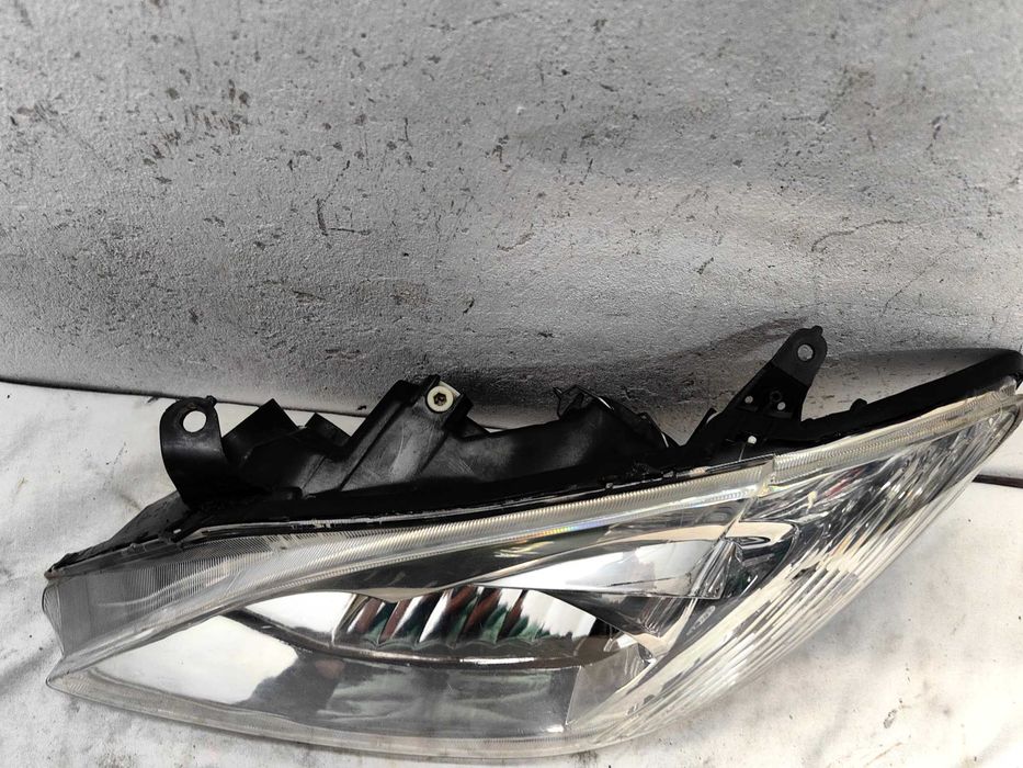 Фар Тойота Корола  Toyota Corolla 2001-2007