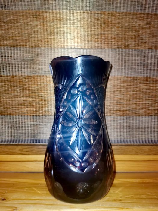 Антикварена кристална ваза червено черена рядка BAZAU PERLA LUX