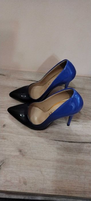 Дамски обувки: два чифта