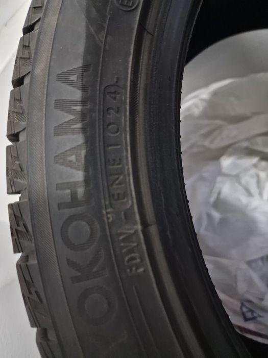 Продам зимние шины 18 размера