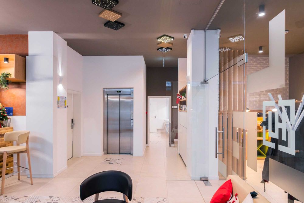 „ Hotel Urban " de vanzare, locatie excelenta - centrul vechi istoric