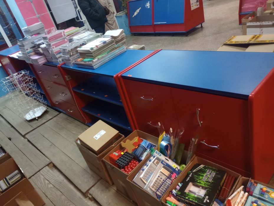 Vând vitrine   30 lei bucata