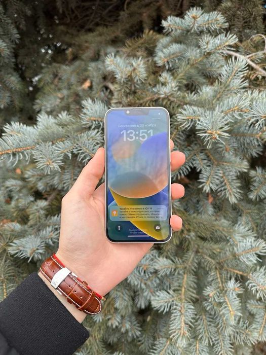 Продам iPhone 13