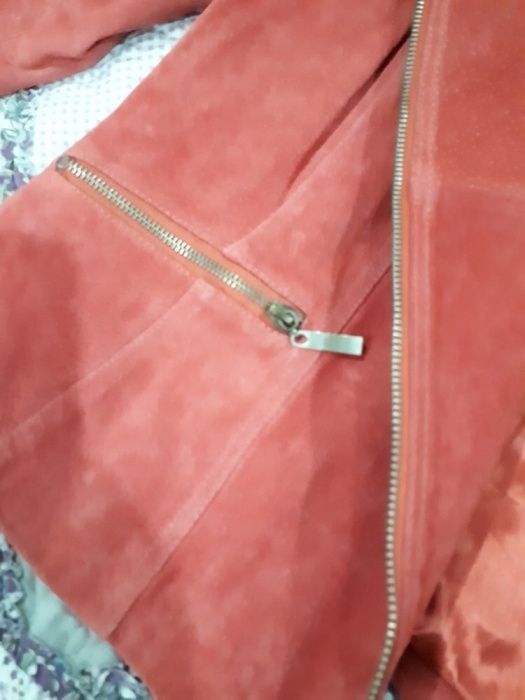 Женская кожаная куртка продается