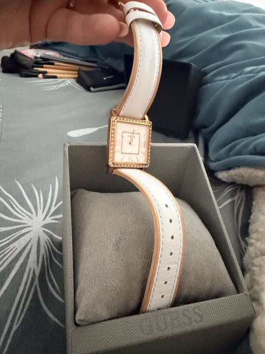 Vand ceas Guess Dama