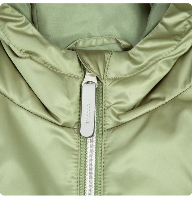 Красивая весенняя куртка.