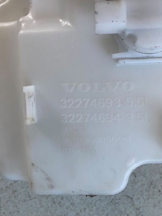 Vas Spalator Faruri + Pompita Volvo XC40 32274693