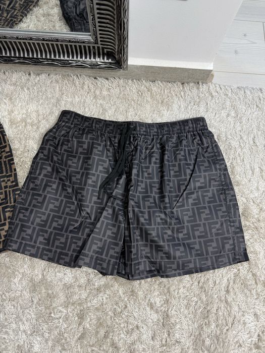 Sort de baie Fendi colectie noua vara 2026