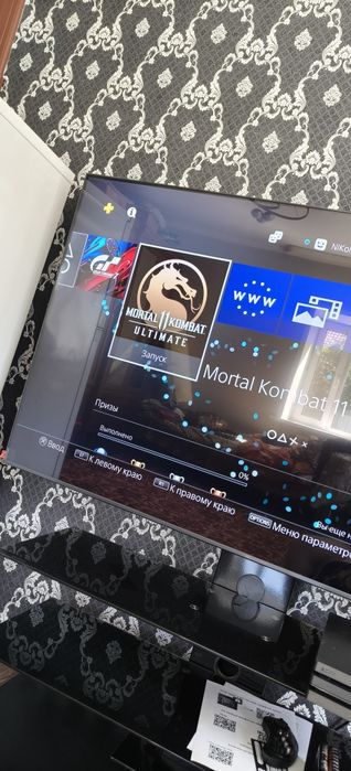 Продам playstation 4 pro 1 tb