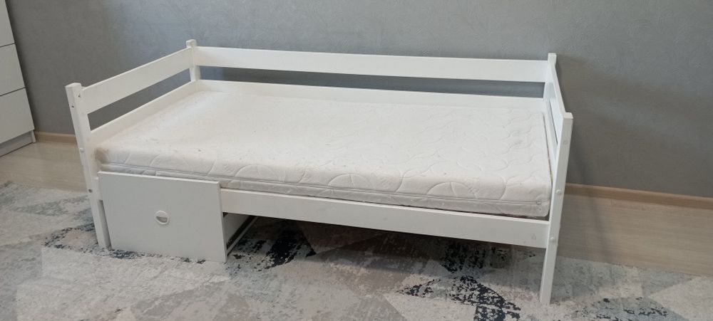 Продам детские кроватки.
