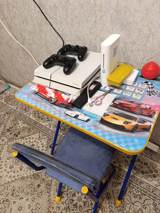 Продам журнальный столик со стулом