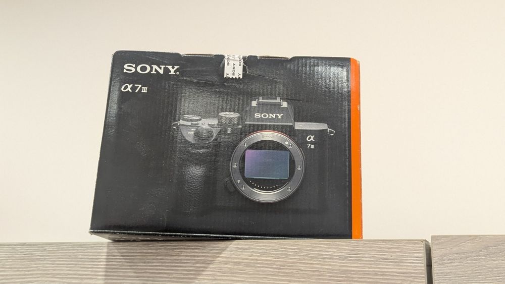 Продам Sony A 7III KIT с китовым объективом