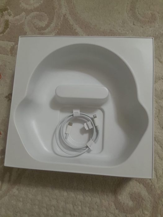 Air Pods Max наушник